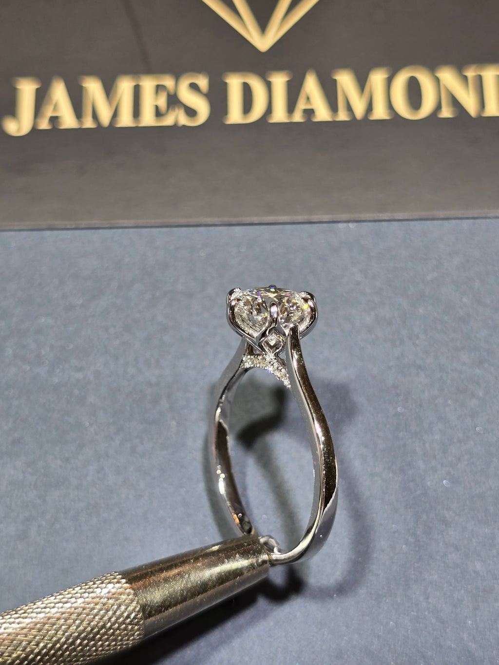 Solitaire Round rings 💍 Center Diamond 2-6 carats / IGI Certificate 💎