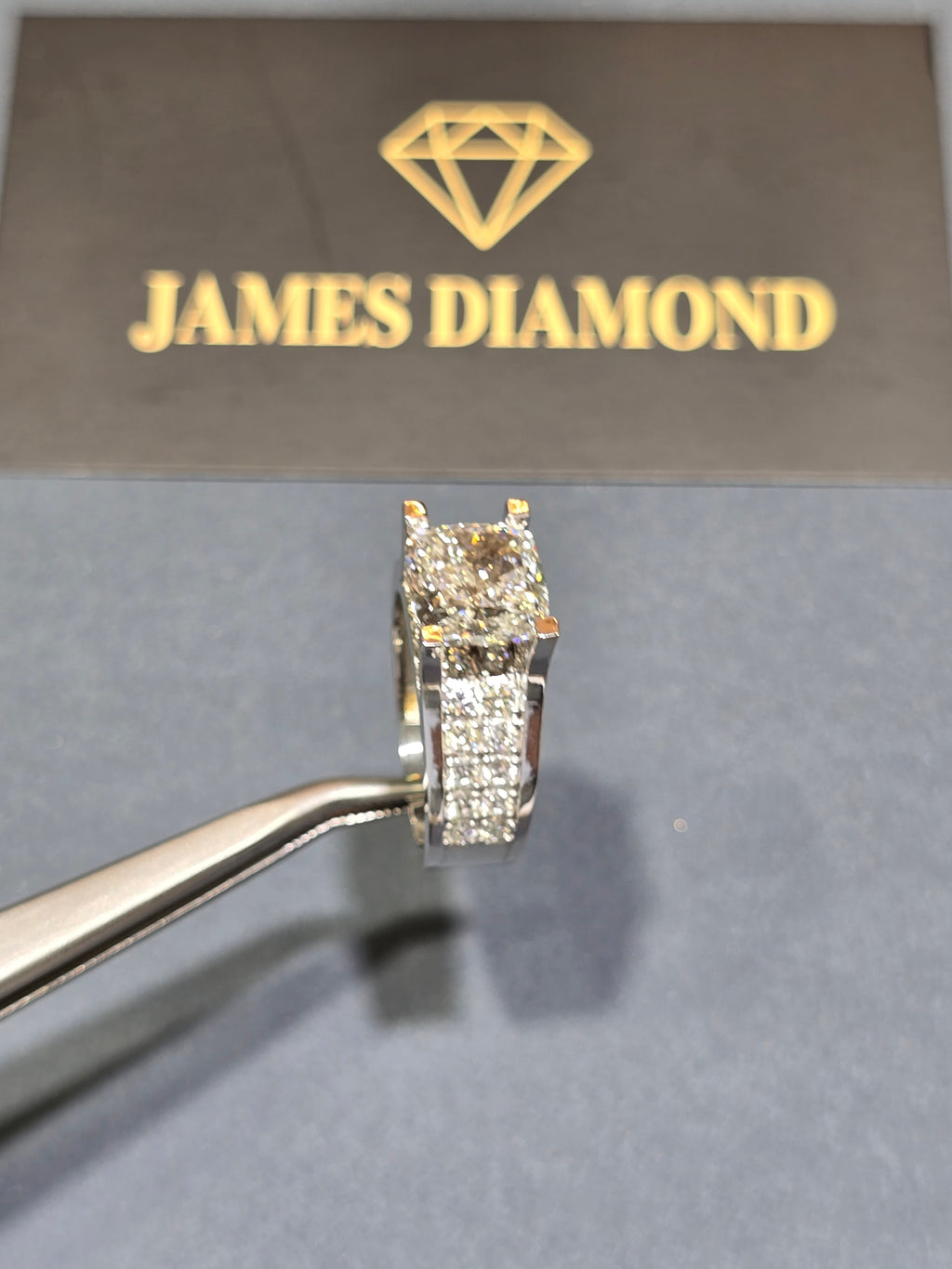 Cushion Cut Diamond Ring 💍 Beautiful Design 😍