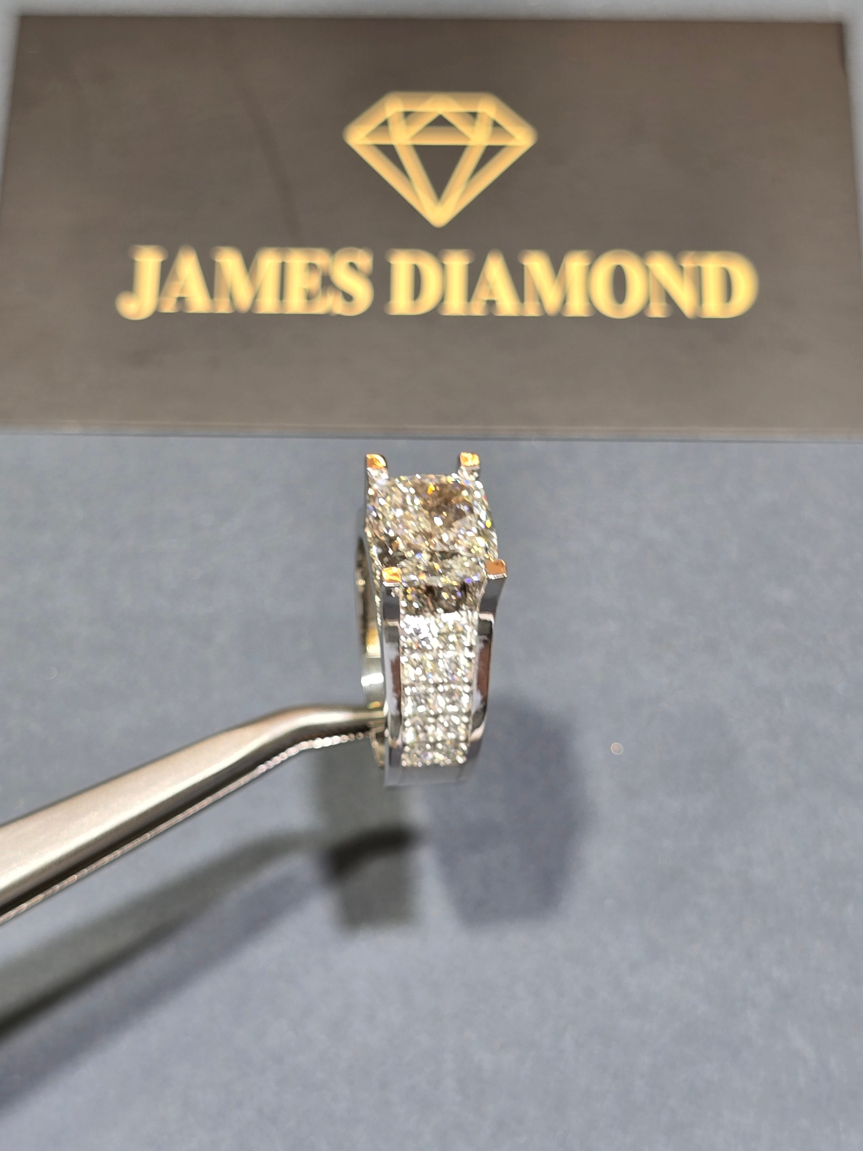 Cushion Cut Diamond Ring 💍 Beautiful Design 😍