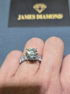 Beautiful Round rings 💍 Center diamond 4-5 carats 💎 IGI Certificate 💍