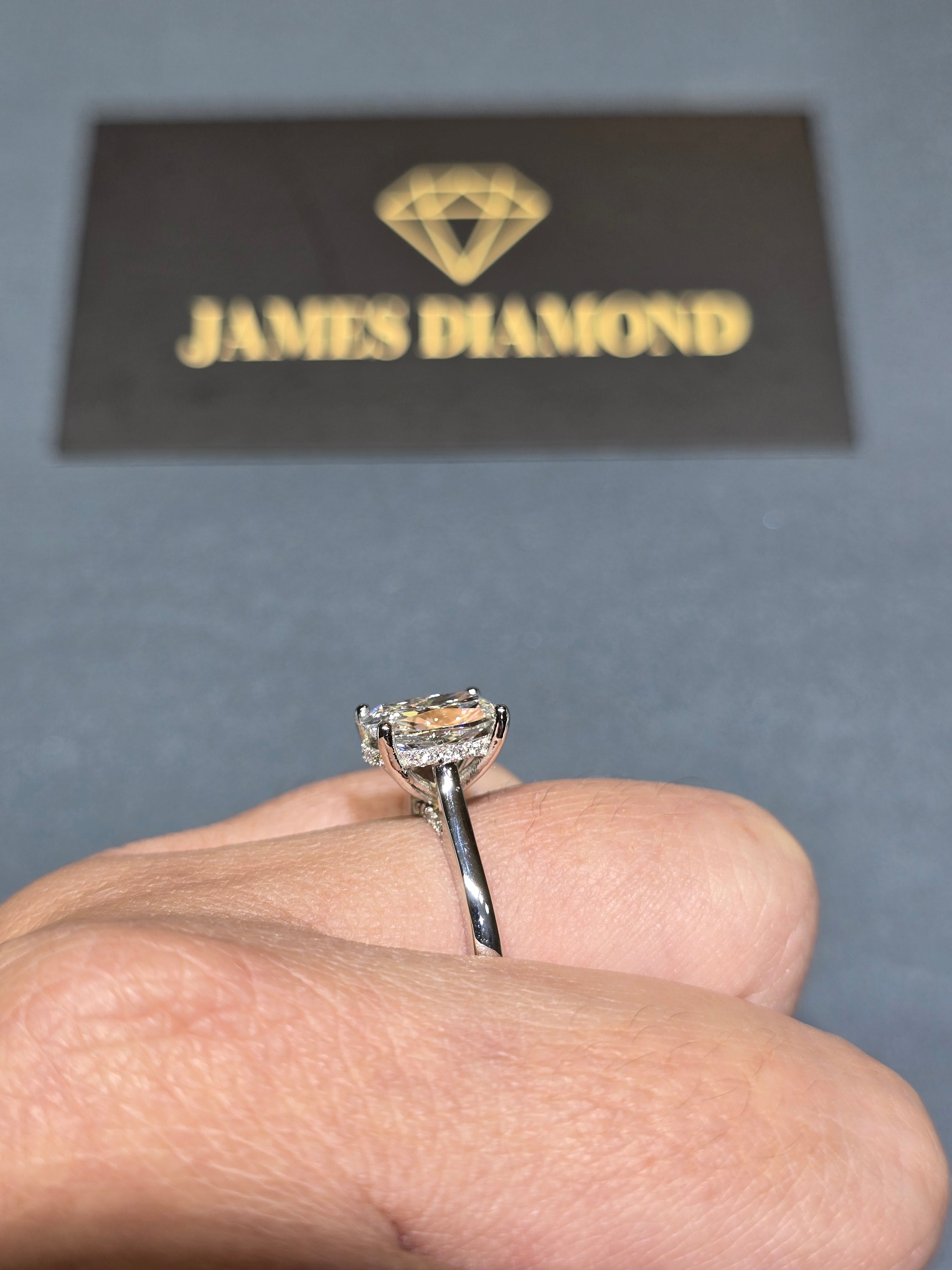 Elongated Cushion Ring 💍 F Color | VS+ Clarity | IGI Certified | 14K Gold