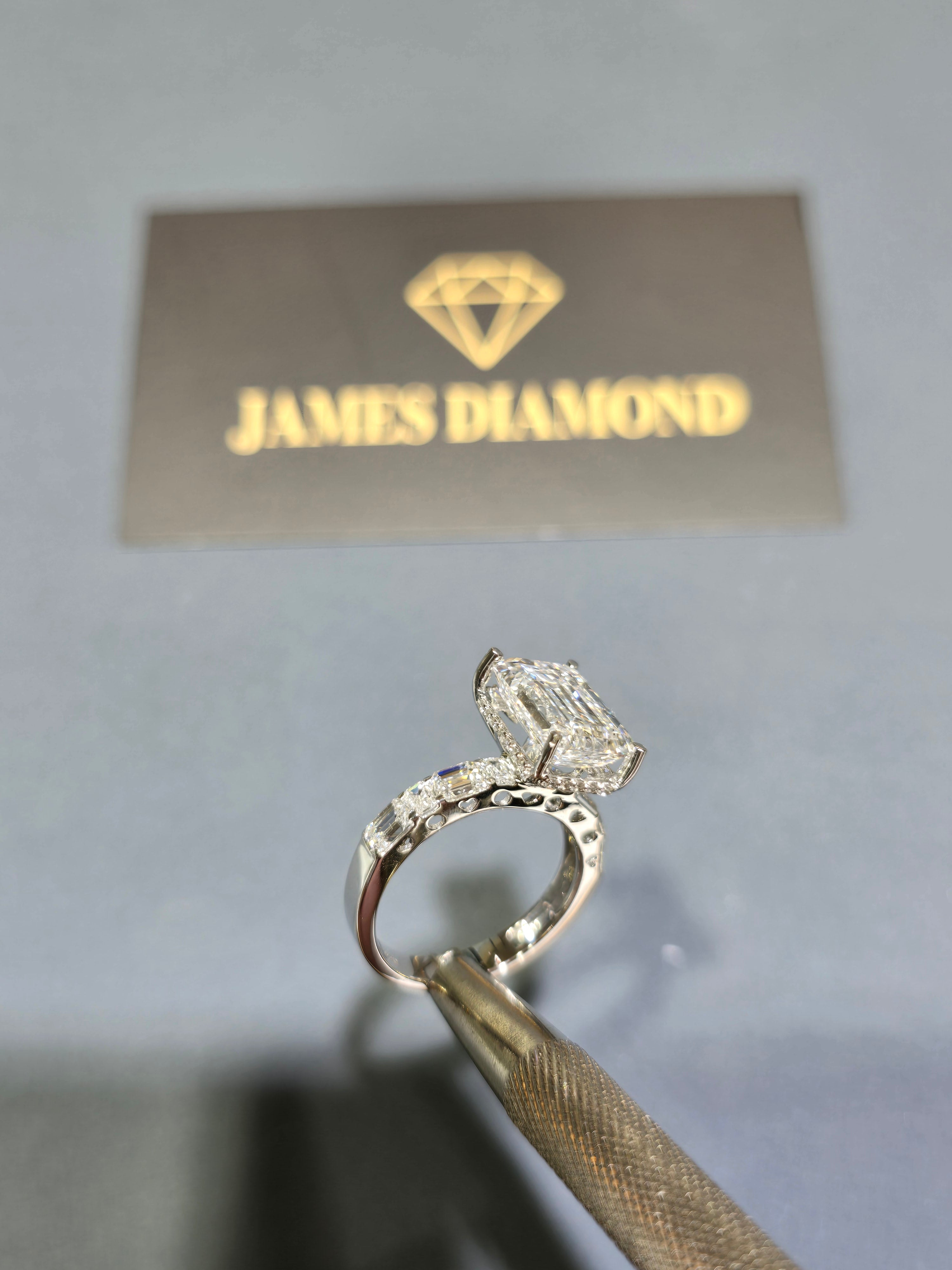 Emerald Radiance – Emerald Cut Diamond Pavé Ring