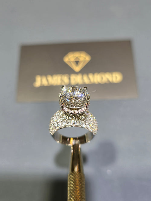 Beautiful Design 💍 Center Diamond 5-7carats / IGI Certificate 😍