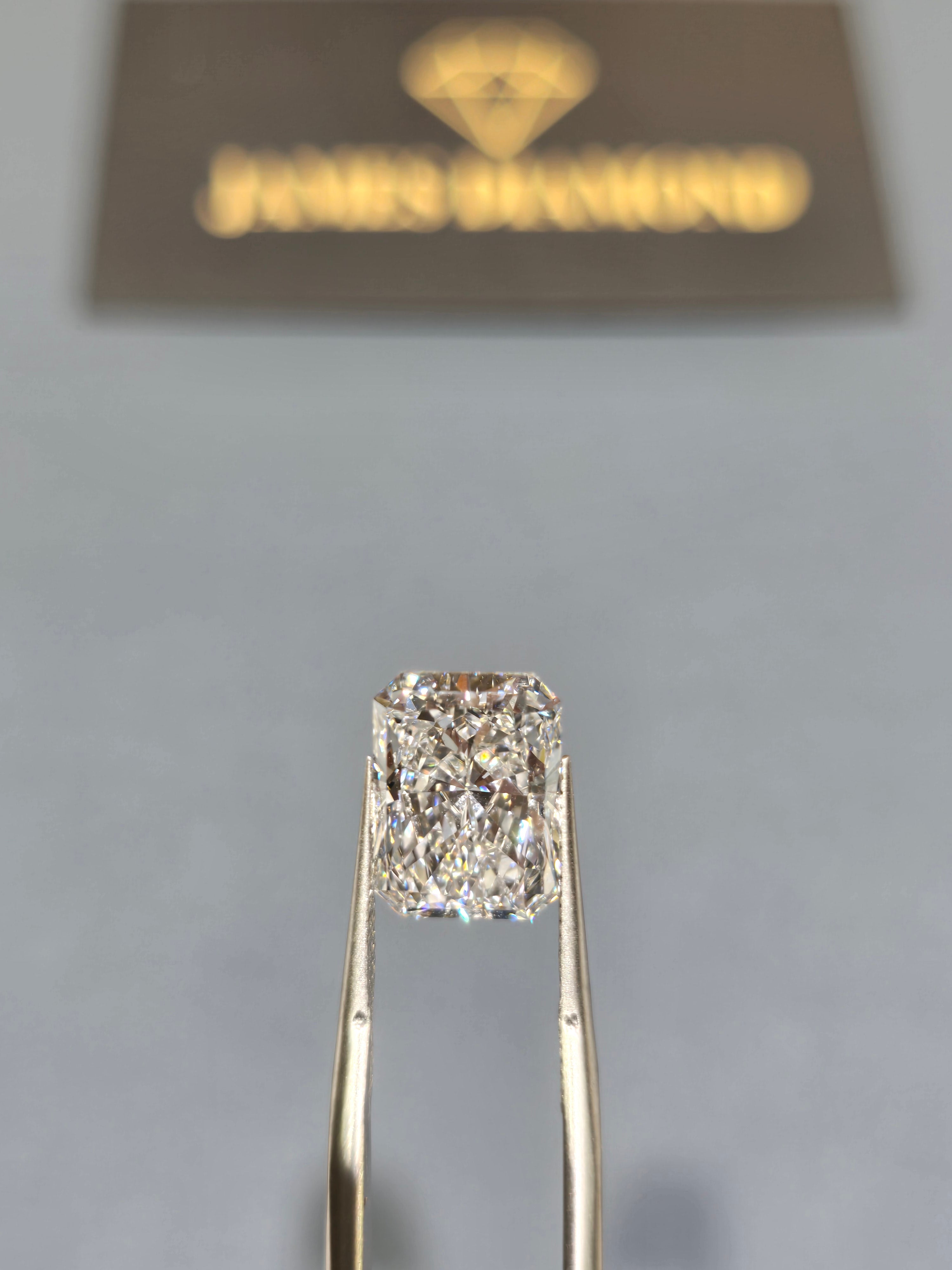 James Diamond Lab-Grown Radiant Cut 3.88ct G/VS2 – IGI Certified – SKU 681595046