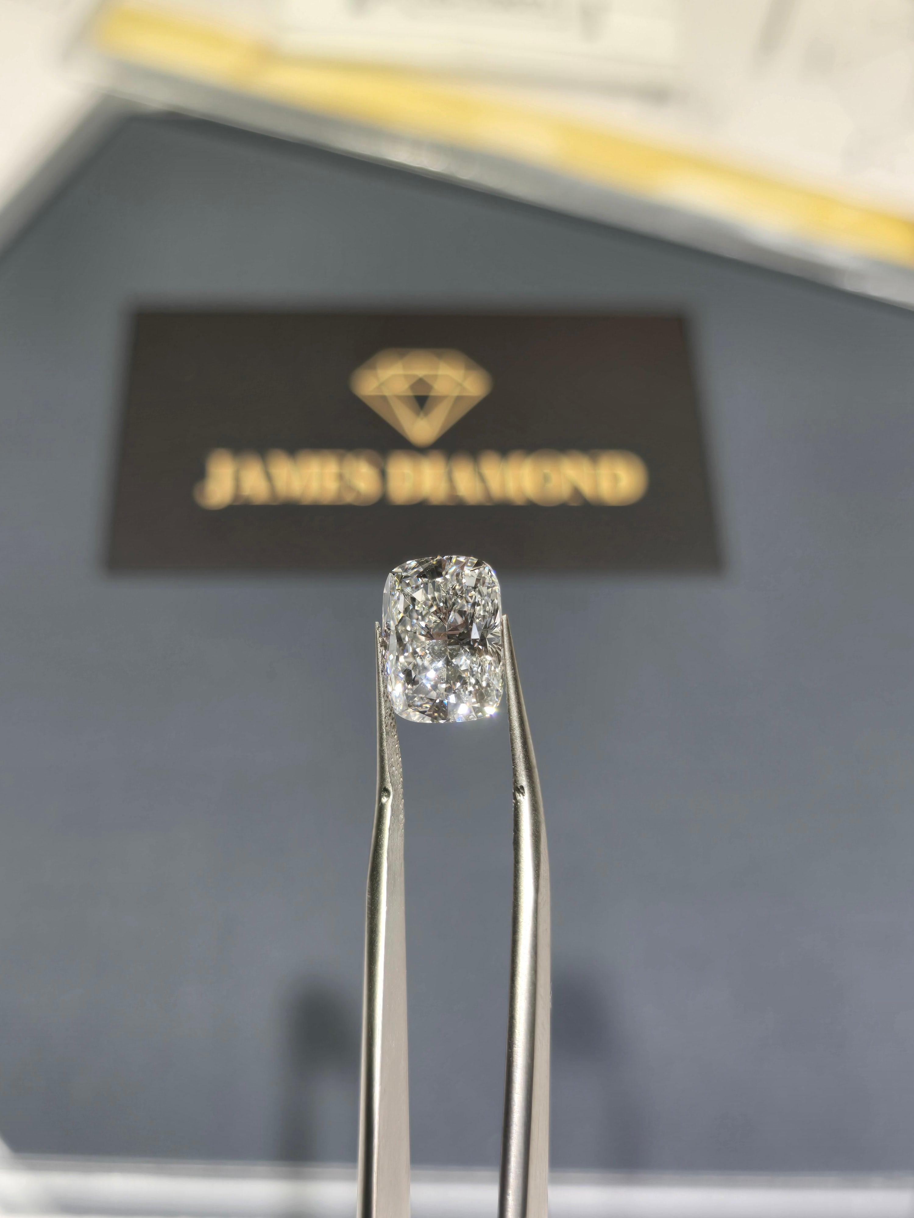James Diamond Lab-Grown Cushion Cut 2.05ct G/VS1 – IGI Certified – SKU 641408126