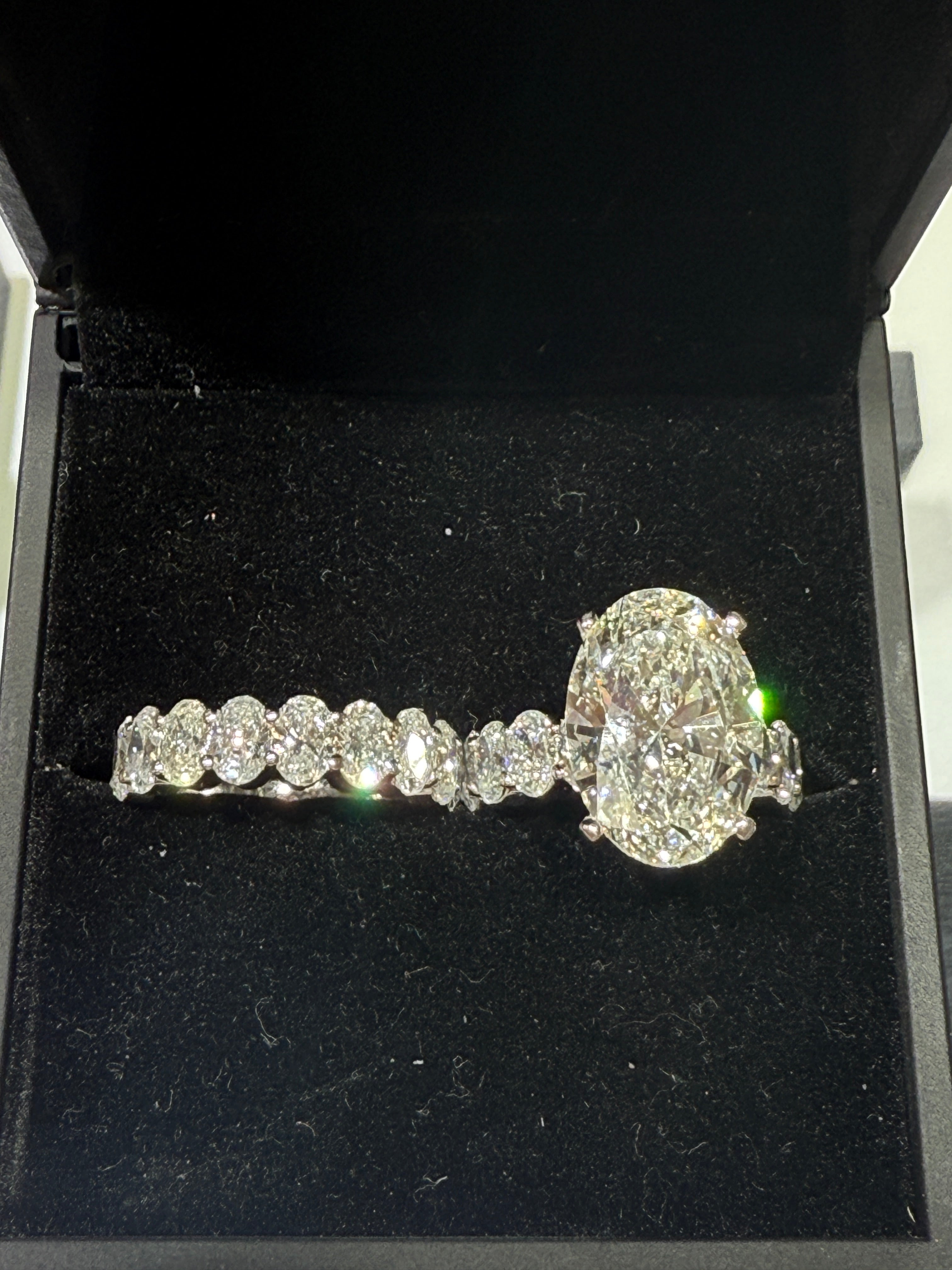 REAL DIAMOND 💎$6,800 💎 Oval Shape / Center Diamond 6 ct / IGI Cert ✨ Hot Deal