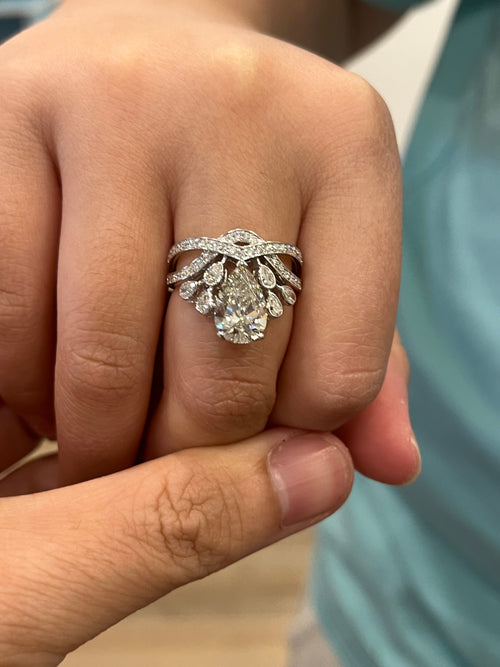 Beautiful Design 💍 Pear shape 💎
