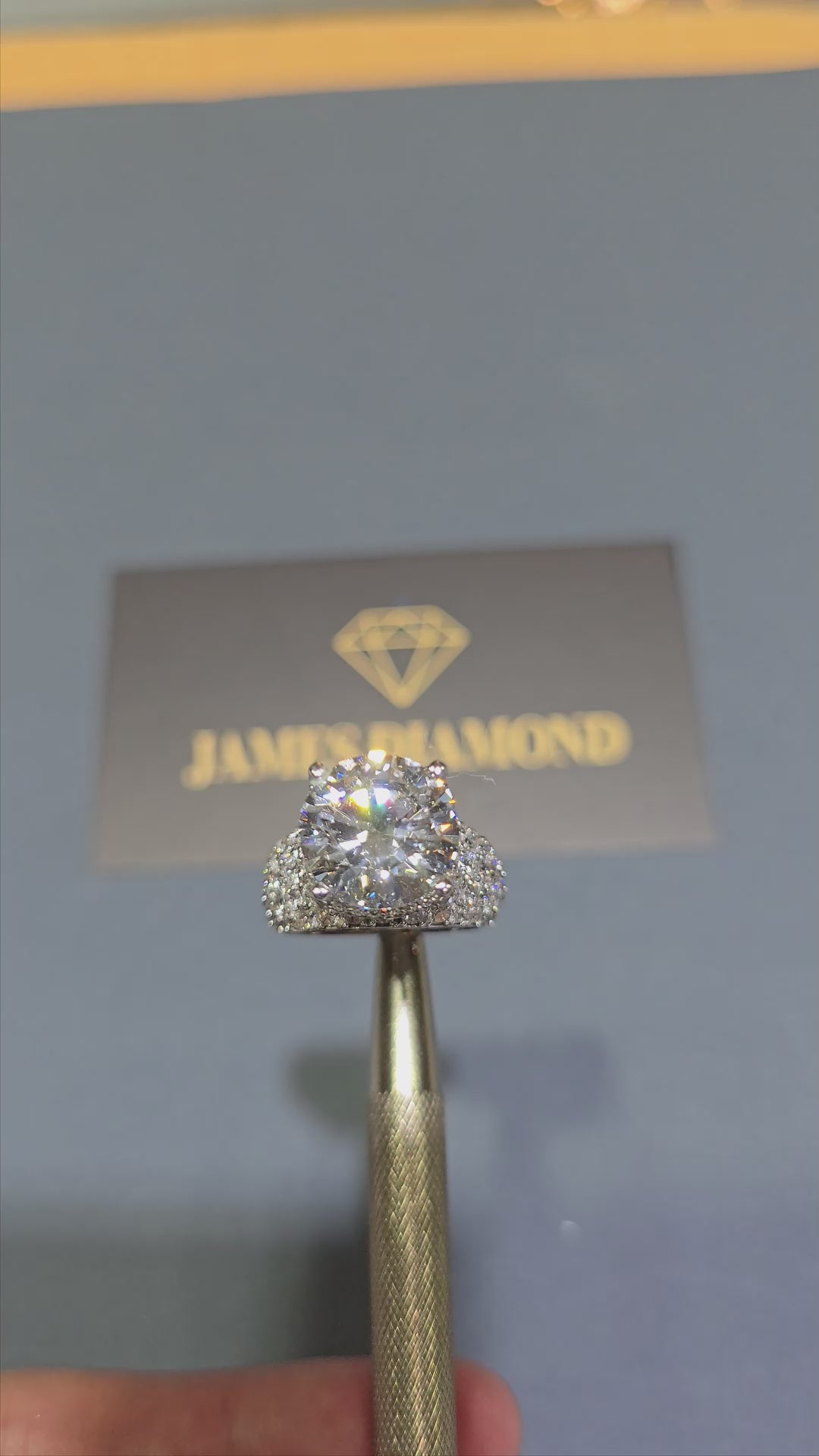 Beautiful Design 💍 Center Diamond 5-7carats / IGI Certificate 😍