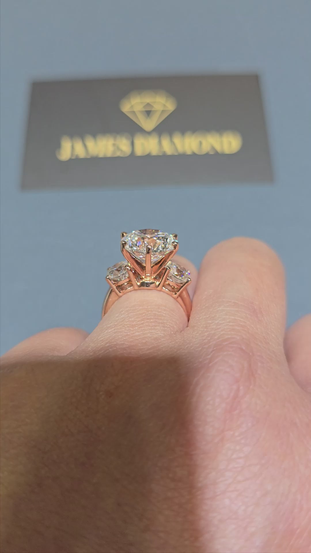 Elegant Three-Stone Engagement Ring 💍 Center Diamond 5-7 carats / IGI Certificate 💎