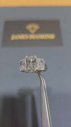 Hot Design 💍 Center Diamond 3-6 carats . EF/ VS+VVS clarity /  Diamond on side ( 1 carats / each )