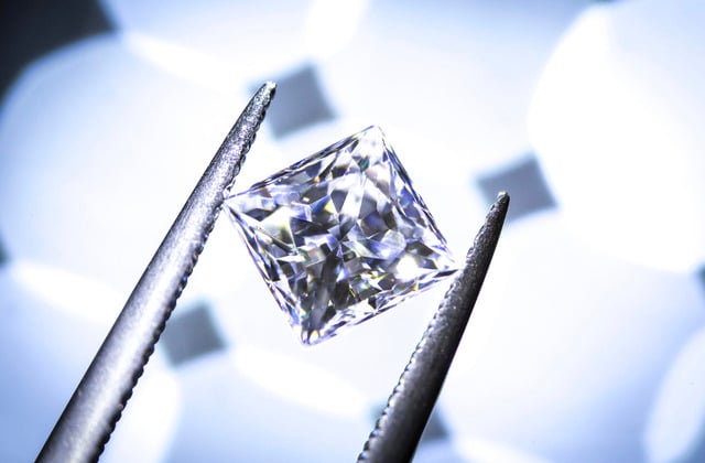 James Diamond Lab-Grown Princess Cut 0.51ct F/VVS2 – IGI Certified – SKU 436079200